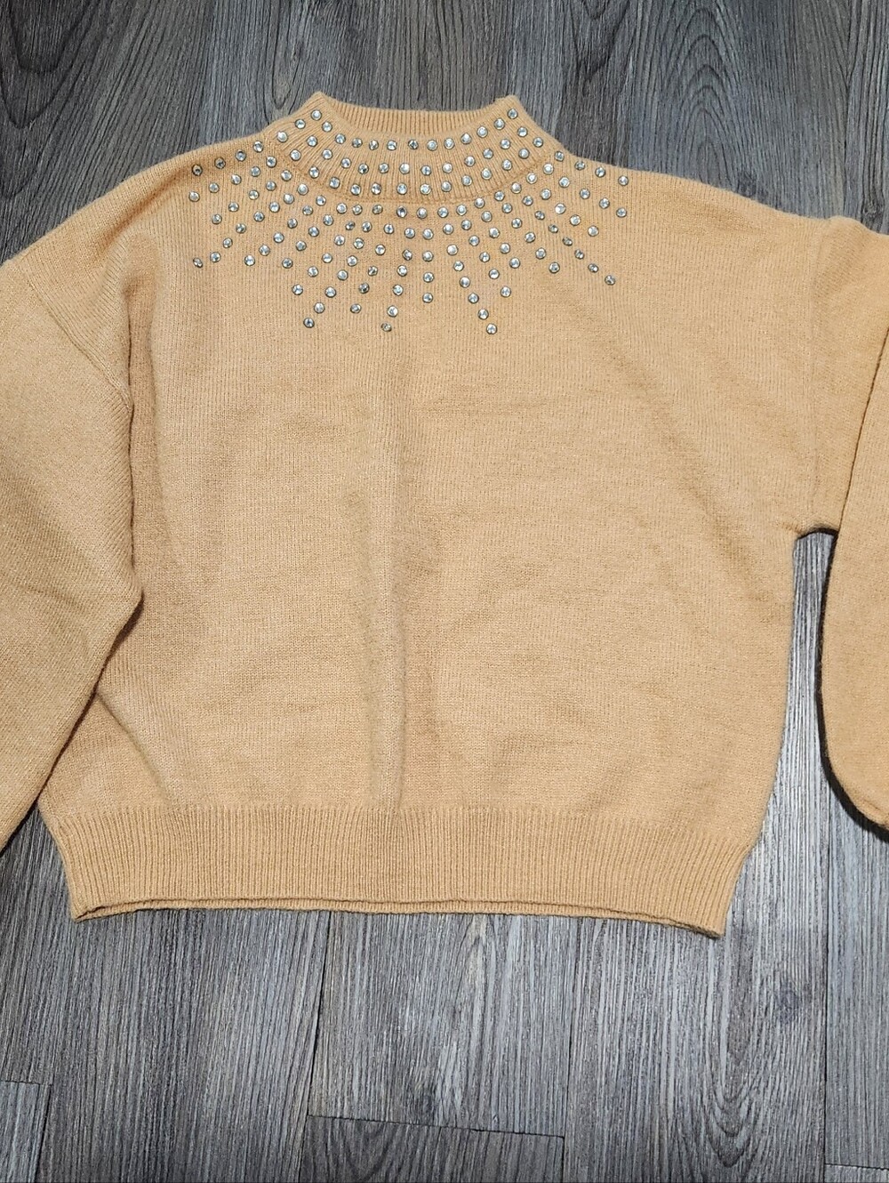 Ontwelf Classic Crewneck Sweater in Camel Tan
